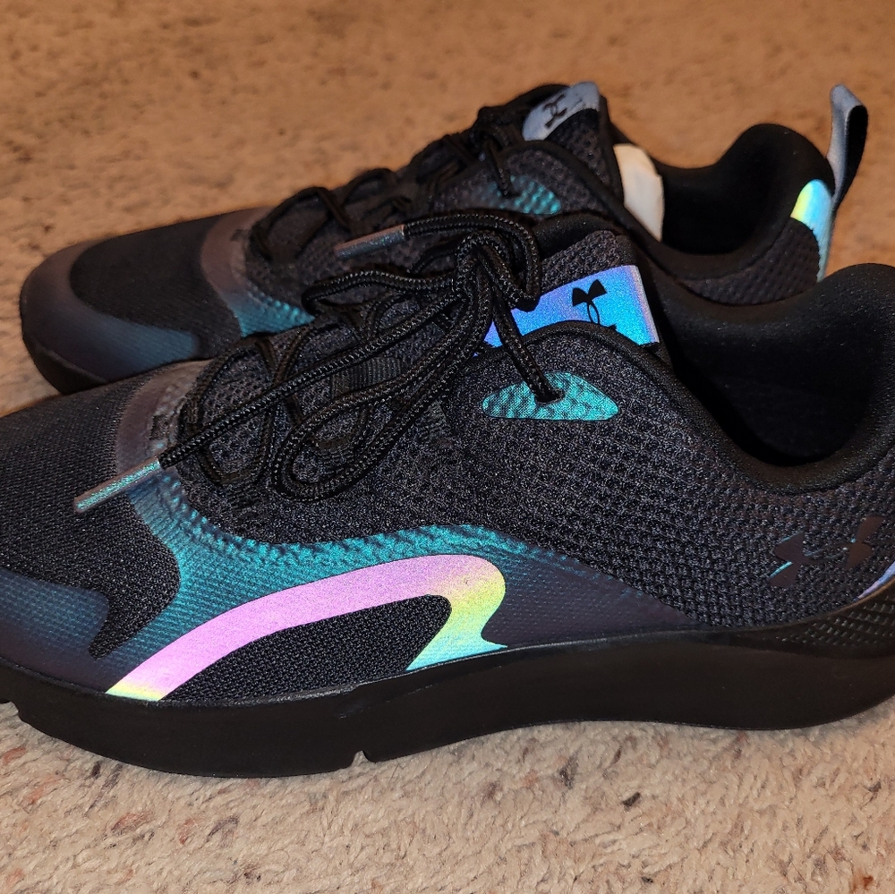 Women's Under Armour athletic shoes..Only worn a few times, but still in EUC!!..
